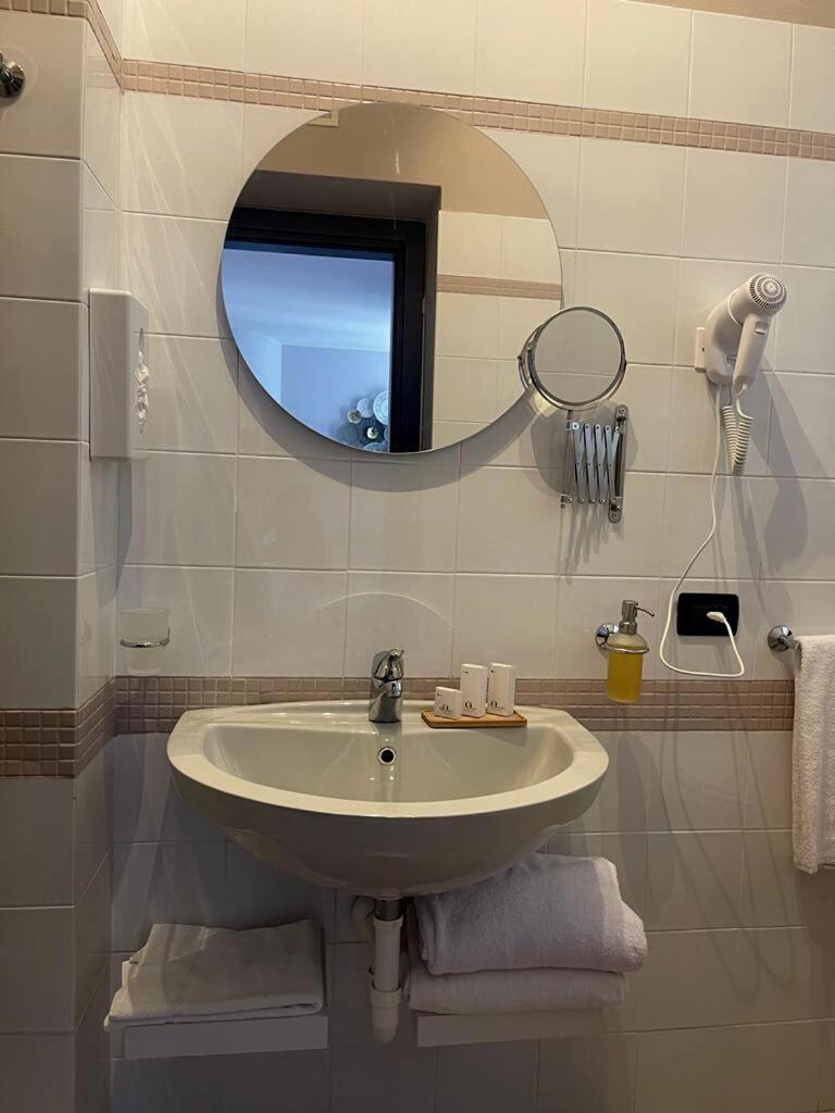 Sensole Locanda Contemporanea Monte Isola Room photo